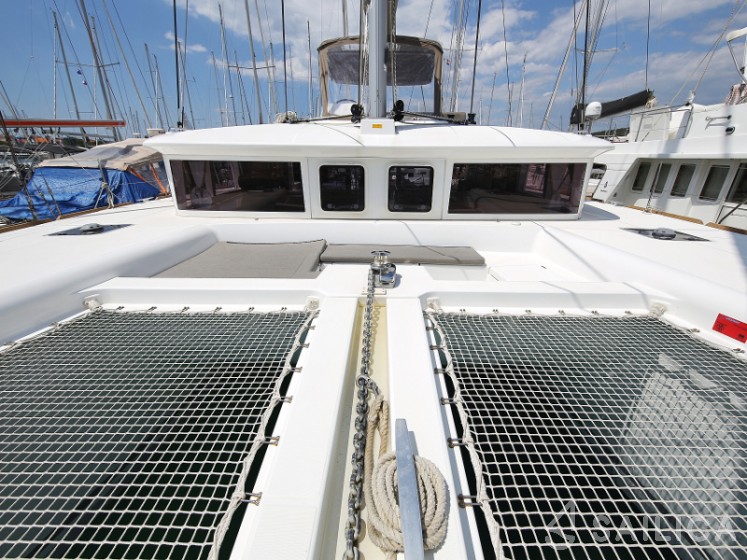 Lagoon 450  Flybridge - Yacht Charter Sailica