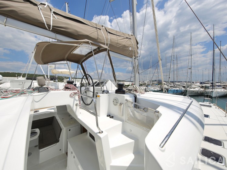 Lagoon 450  Flybridge - Yacht Charter Sailica