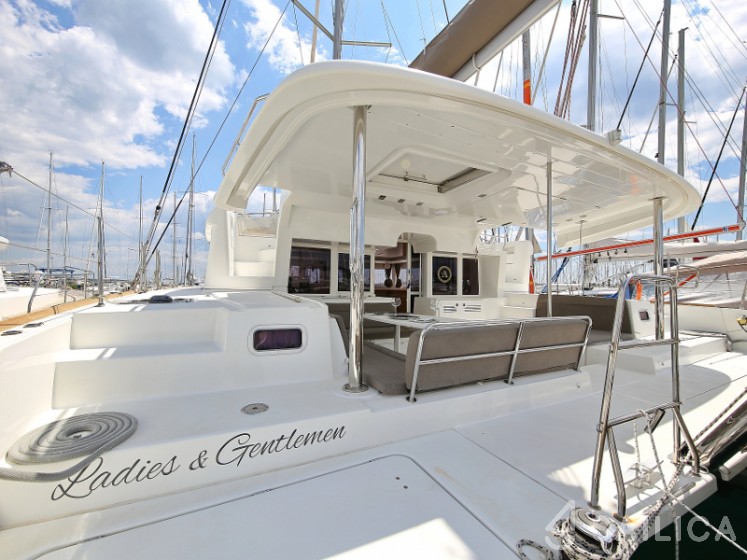 Lagoon 450  Flybridge - Yacht Charter Sailica