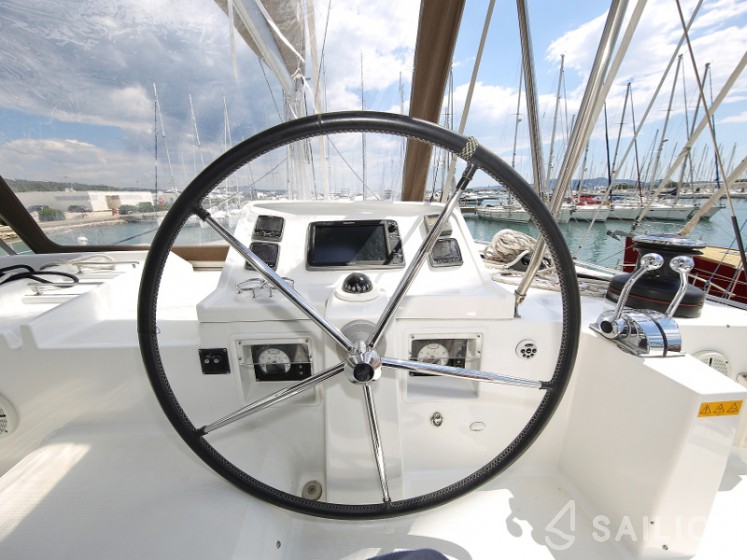 Lagoon 450  Flybridge - Yacht Charter Sailica