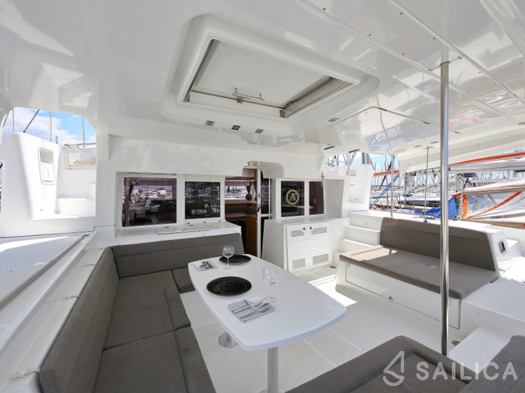 Lagoon 450  Flybridge - Yacht Charter Sailica