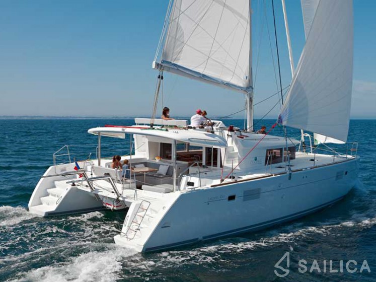 Lagoon 450  Flybridge - Yacht Charter Sailica