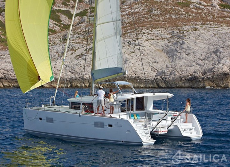 Lagoon 400 S2 - Yacht Charter Sailica