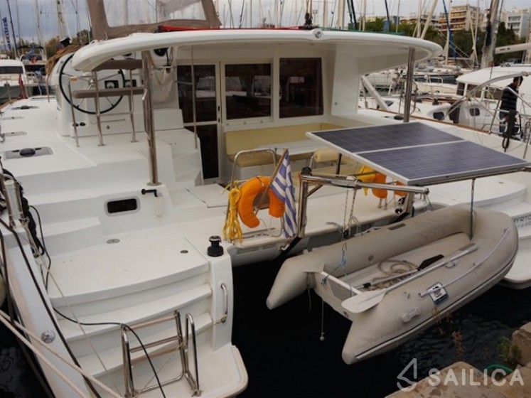 Lagoon 400 S2 - Yacht Charter Sailica