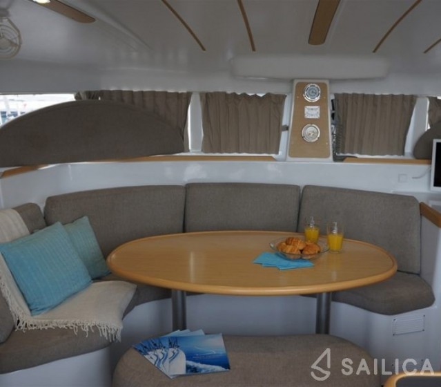 Lagoon 380 S2 - Yacht Charter Sailica