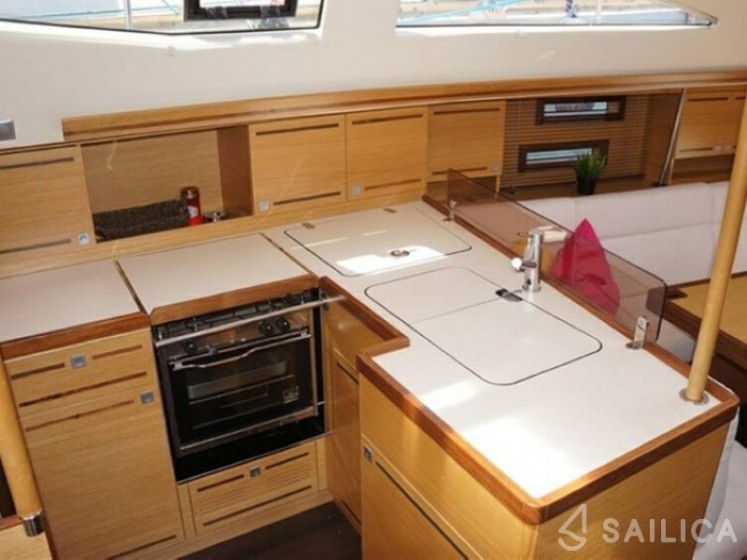 Elan 394 Impression - Yacht Charter Sailica