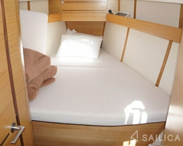 Elan 394 Impression - Yacht Charter Sailica