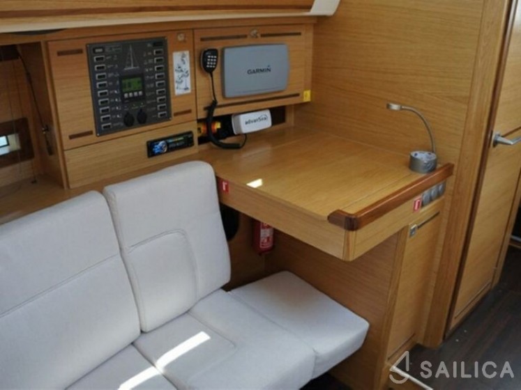 Elan 394 Impression - Yacht Charter Sailica