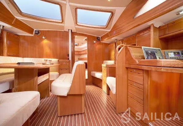 Bavaria 44 Vision - Yacht Charter Sailica