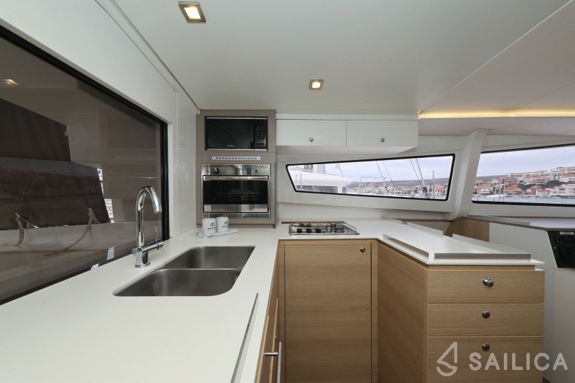 Bali 4.5 - Yacht Charter Sailica