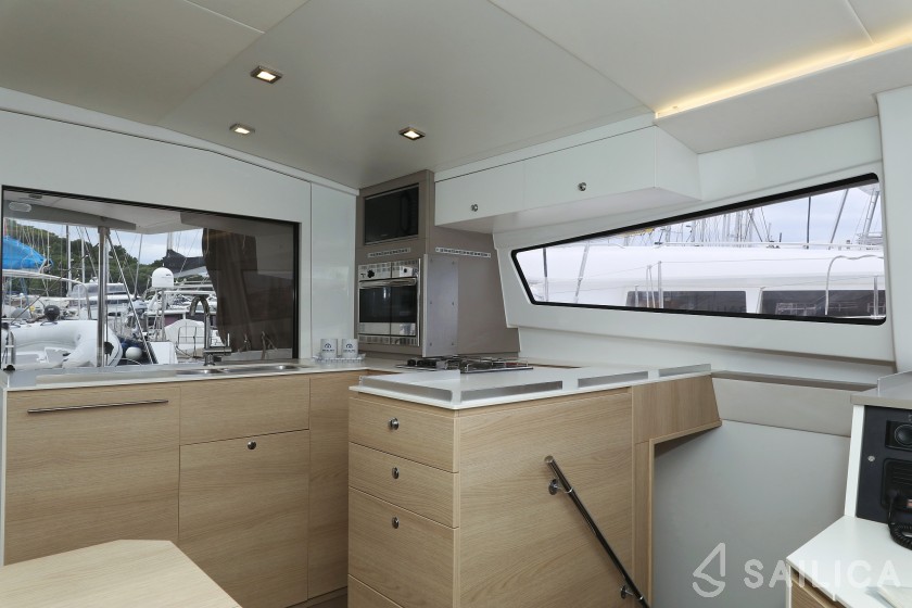 Bali 4.5 - Yacht Charter Sailica