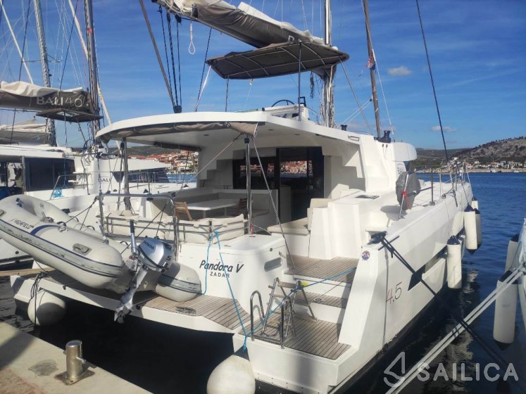 Bali 4.5 - Yacht Charter Sailica