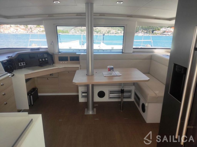 Bali 4.5 - Yacht Charter Sailica