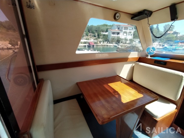 Adria 28 Luxus - Yacht Charter Sailica