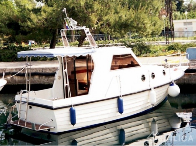 Adria 28 Luxus - Yacht Charter Sailica