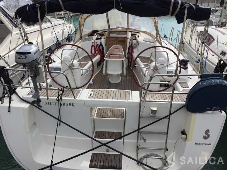 Oceanis 43 - Yacht Charter Sailica
