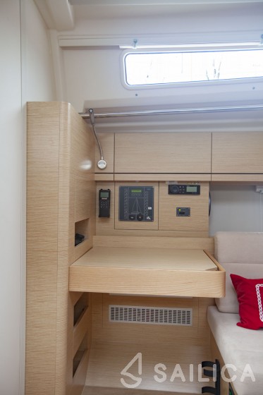 Hanse 388 - Yacht Charter Sailica
