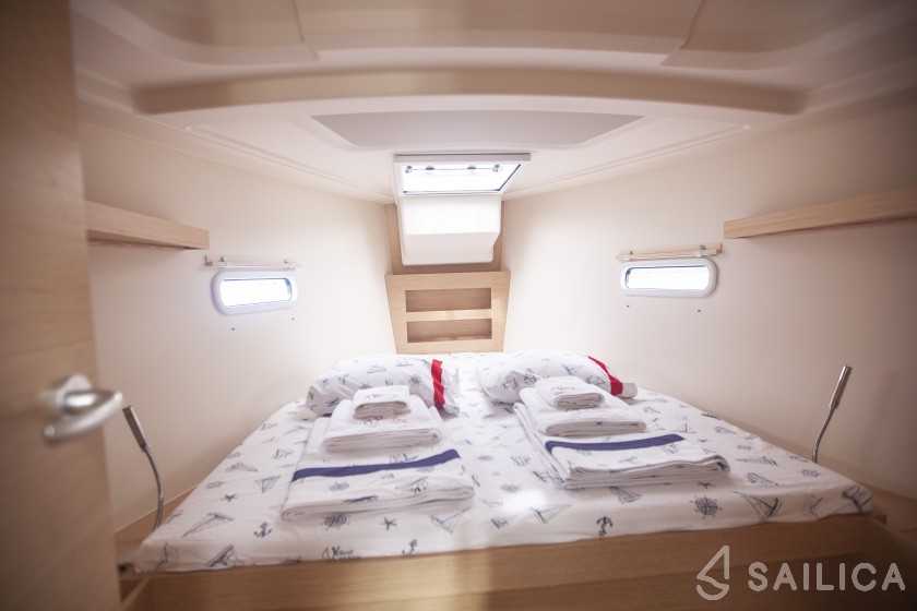 Hanse 388 - Yacht Charter Sailica