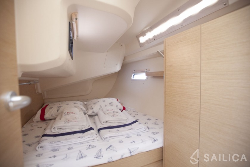 Hanse 388 - Yacht Charter Sailica