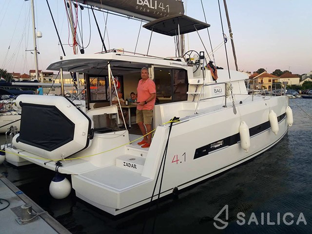 Bali 4.1 - Yacht Charter Sailica