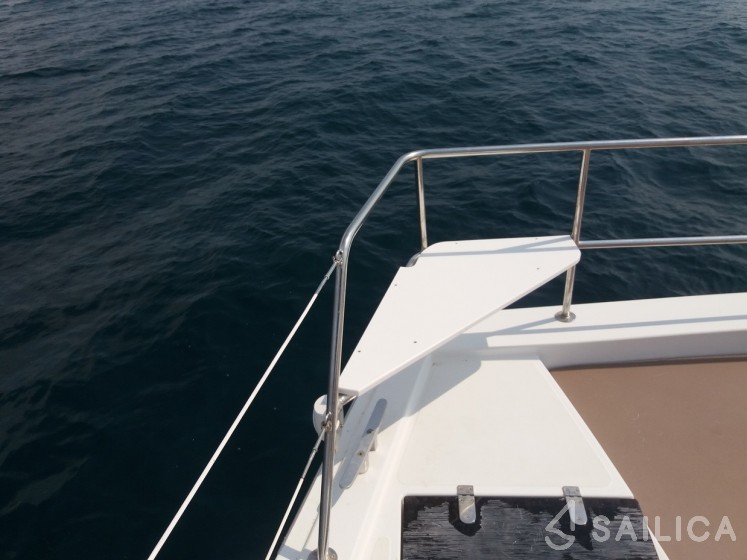 Bali 4.1 - Yacht Charter Sailica