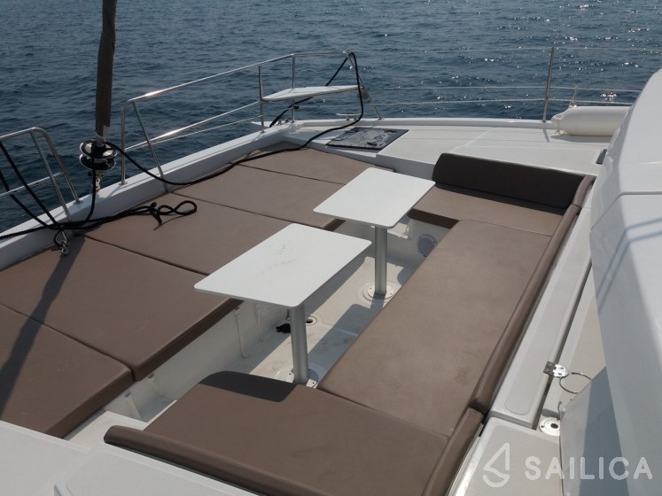 Bali 4.1 - Yacht Charter Sailica