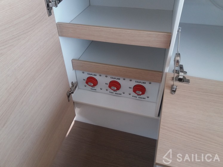 Bali 4.1 - Yacht Charter Sailica