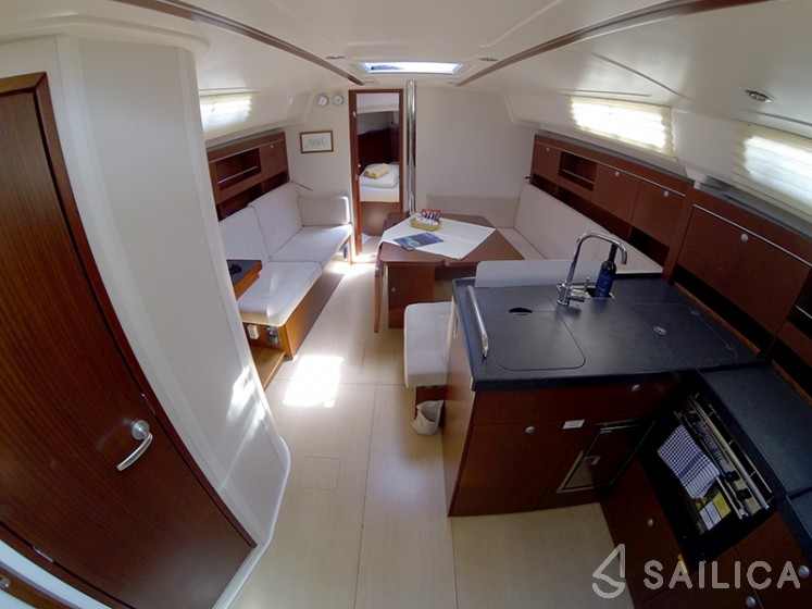 Hanse 385 - Yacht Charter Sailica