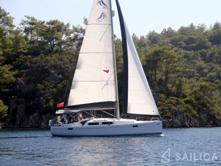 Hanse 385 - Yacht Charter Sailica