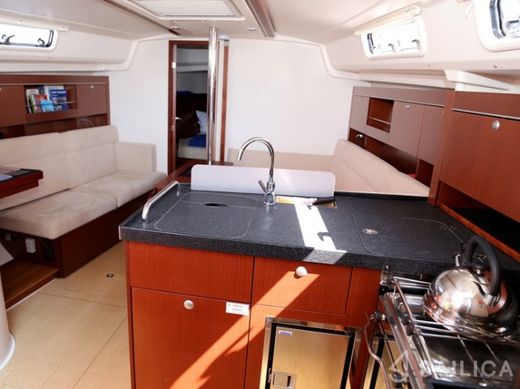 Hanse 385 - Yacht Charter Sailica