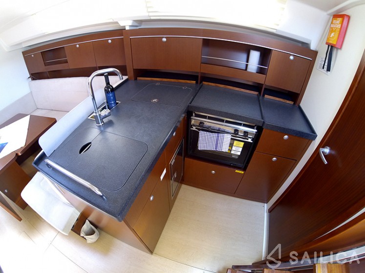 Hanse 385 - Yacht Charter Sailica