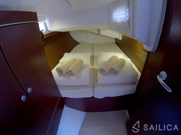 Hanse 385 - Yacht Charter Sailica