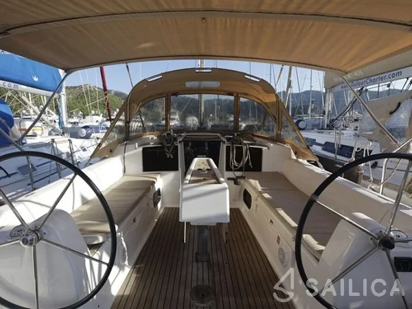 Dufour 382 GL - Yacht Charter Sailica