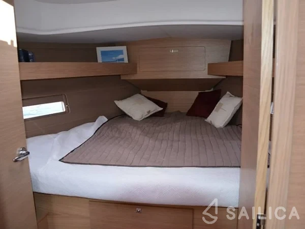 Dufour 382 GL - Yacht Charter Sailica