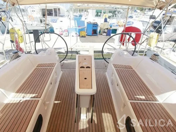 Dufour 382 GL - Yacht Charter Sailica