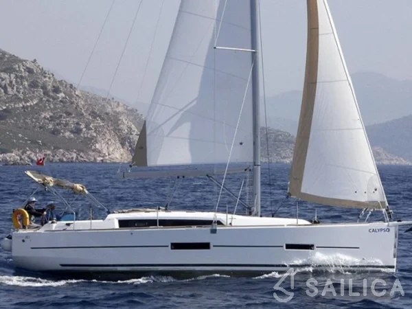 Dufour 382 GL - Yacht Charter Sailica