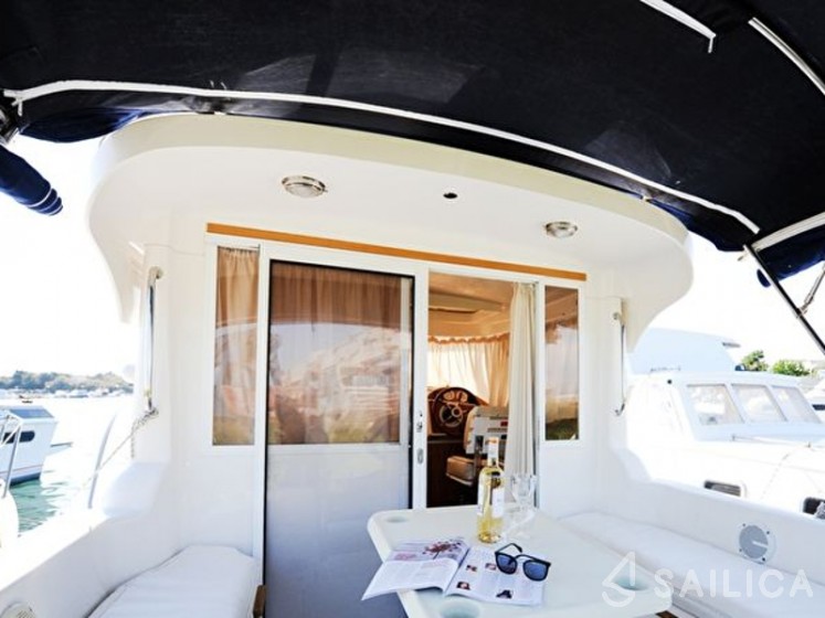 Quicksilver 750 - Yacht Charter Sailica
