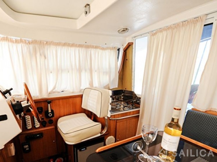 Quicksilver 750 - Yacht Charter Sailica