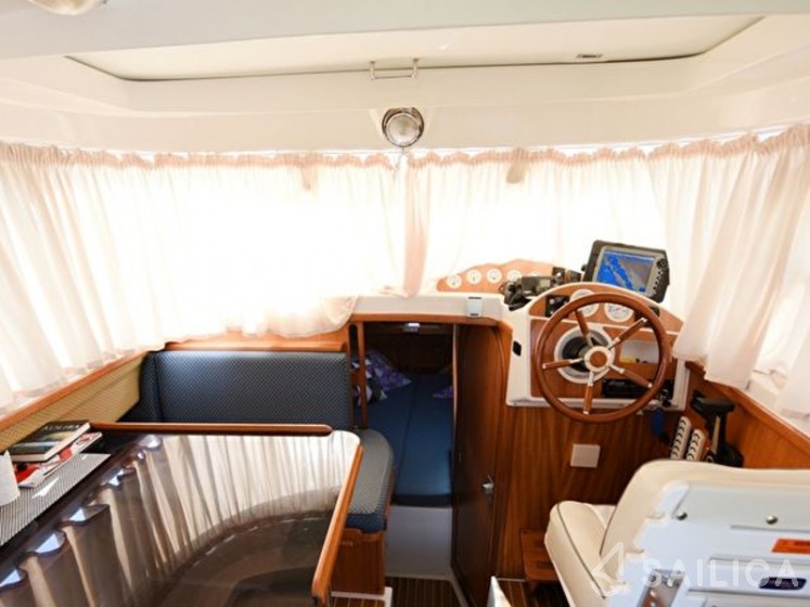 Quicksilver 750 - Yacht Charter Sailica