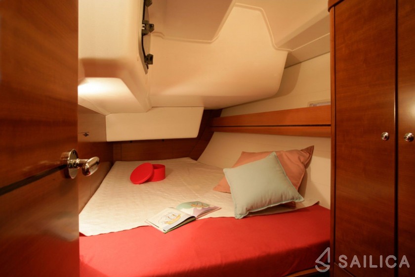 Dufour 405 - Yacht Charter Sailica