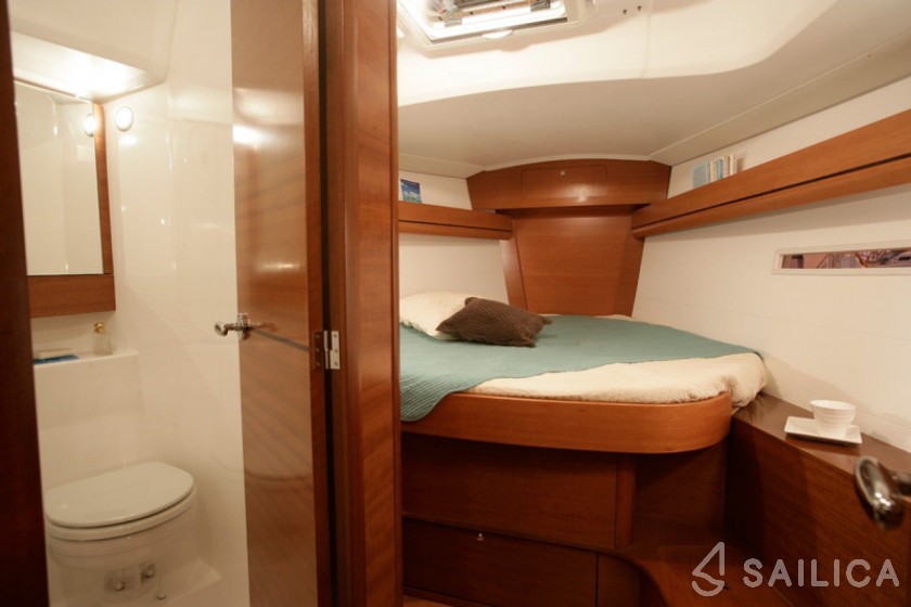 Dufour 405 - Yacht Charter Sailica