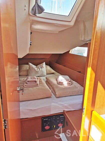 Oceanis 41.1 - Yacht Charter Sailica