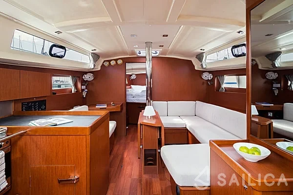 Oceanis 41.1 - Yacht Charter Sailica