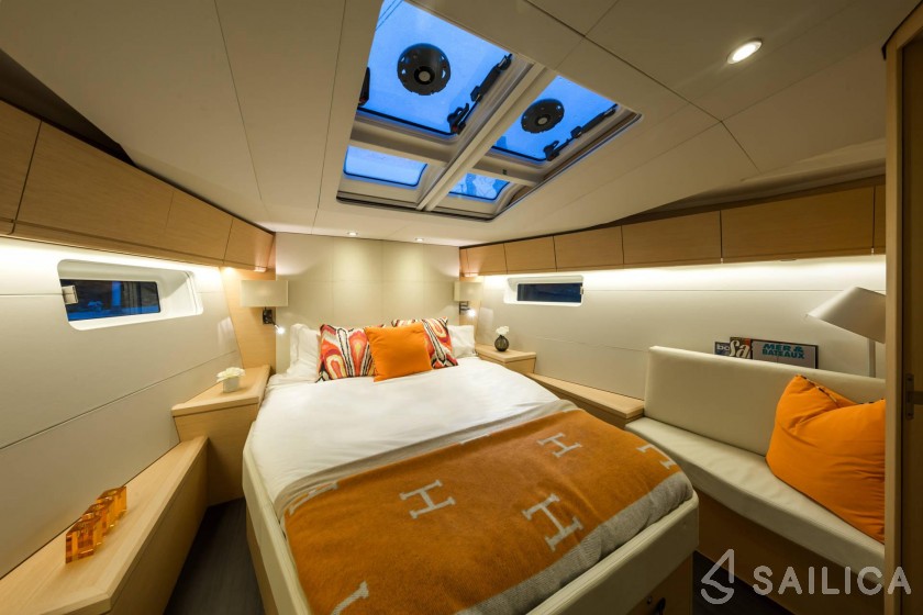 Jeanneau 54 - Yacht Charter Sailica