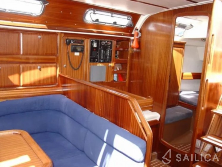 Bavaria 42 Cruiser - Yacht Charter Sailica