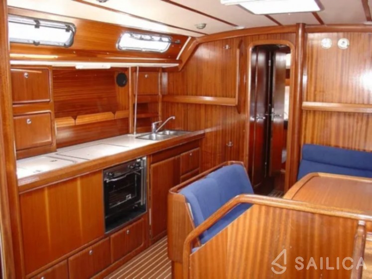 Bavaria 42 Cruiser - Yacht Charter Sailica