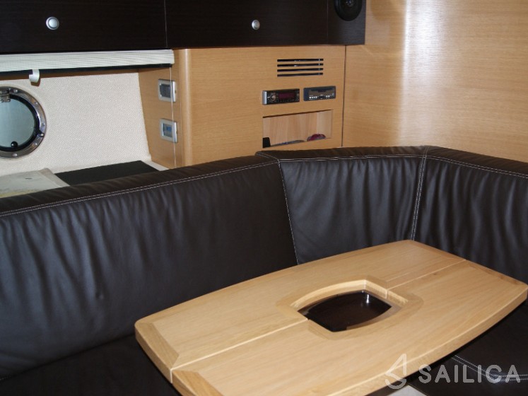 Cranchi 43 Sport Top - Yacht Charter Sailica