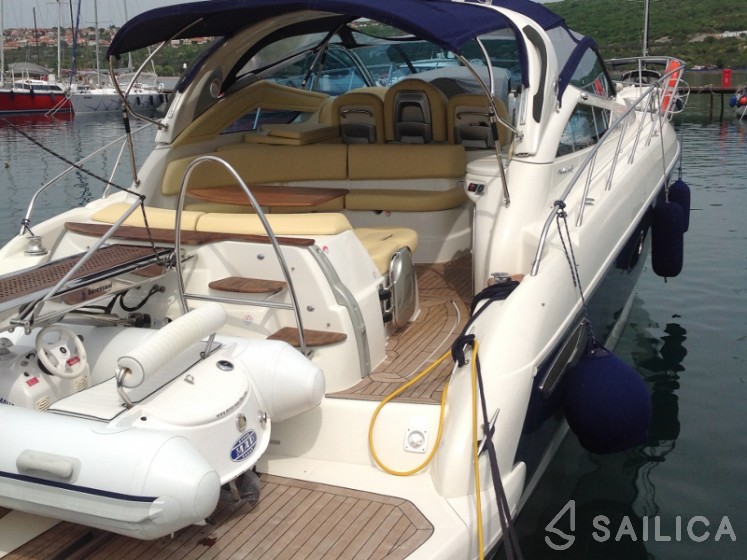 Cranchi 43 Sport Top - Yacht Charter Sailica
