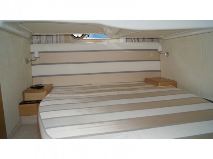 Cranchi 43 Sport Top - Yacht Charter Sailica