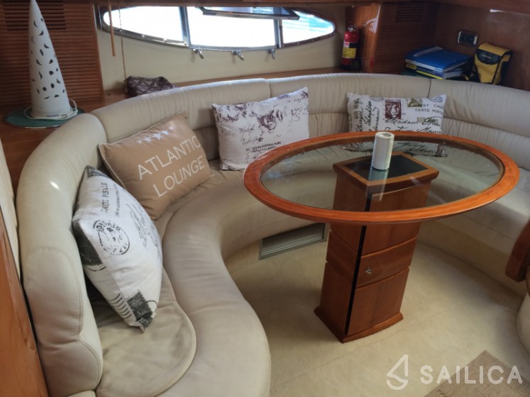Atlantis 47 - Yacht Charter Sailica